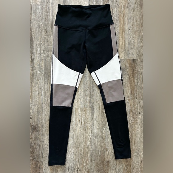 Zella Womens Black, White, and Gray Leggings Size Small - Picture 3 of 8
